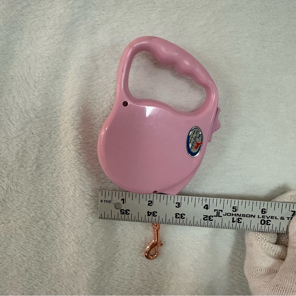 Dogness pink retractable leash 13’ or 158” - Picture 15 of 15
